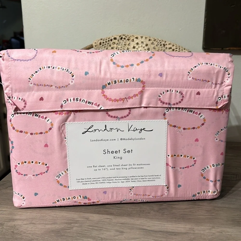 LAST SET! NEW! LONDON KAYE SWIFTY PINK FRIENDSHIP BRACELET KING SIZE SHEET SET